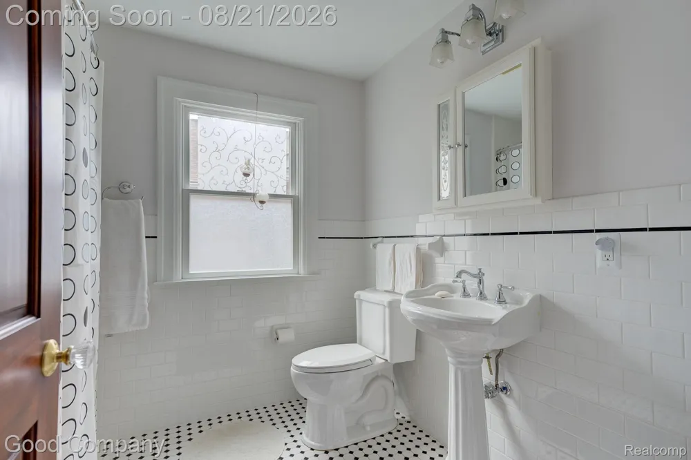 23 Hanover Road Pleasant Ridge City, MI 48069