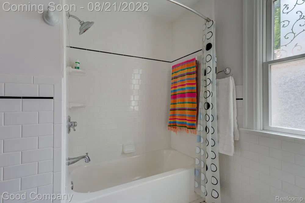 23 Hanover Road Pleasant Ridge City, MI 48069