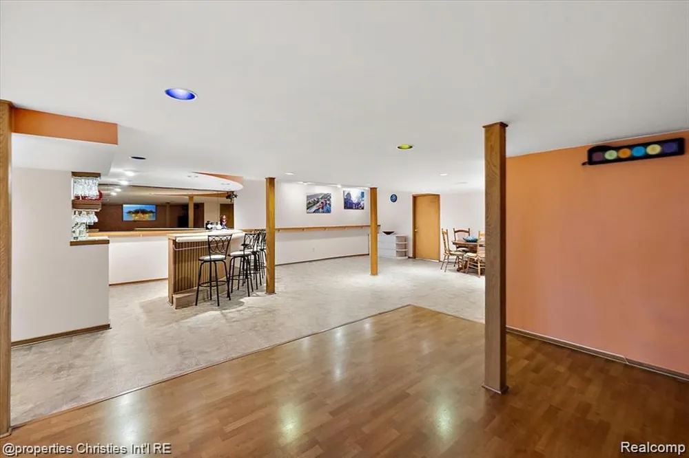 4566 Walden Drive Bloomfield Hills City, MI 48301