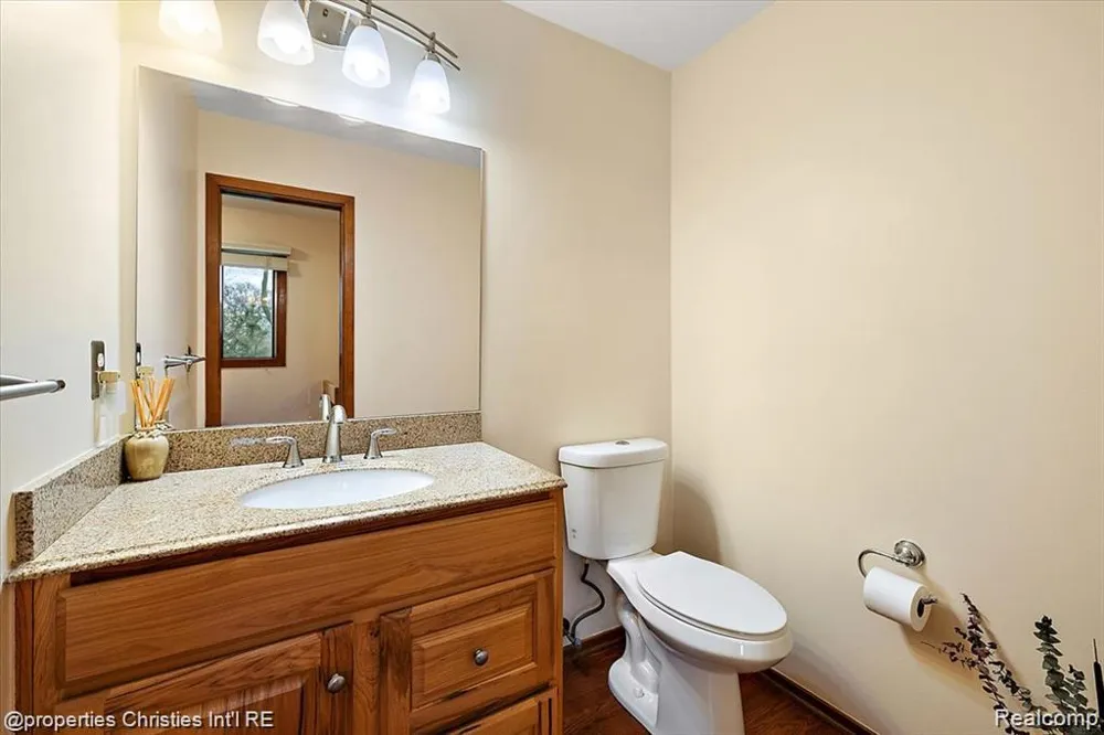 4566 Walden Drive Bloomfield Hills City, MI 48301