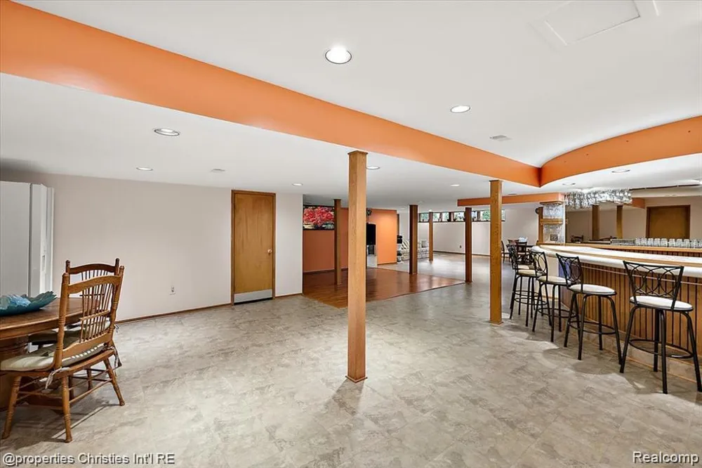 4566 Walden Drive Bloomfield Hills City, MI 48301