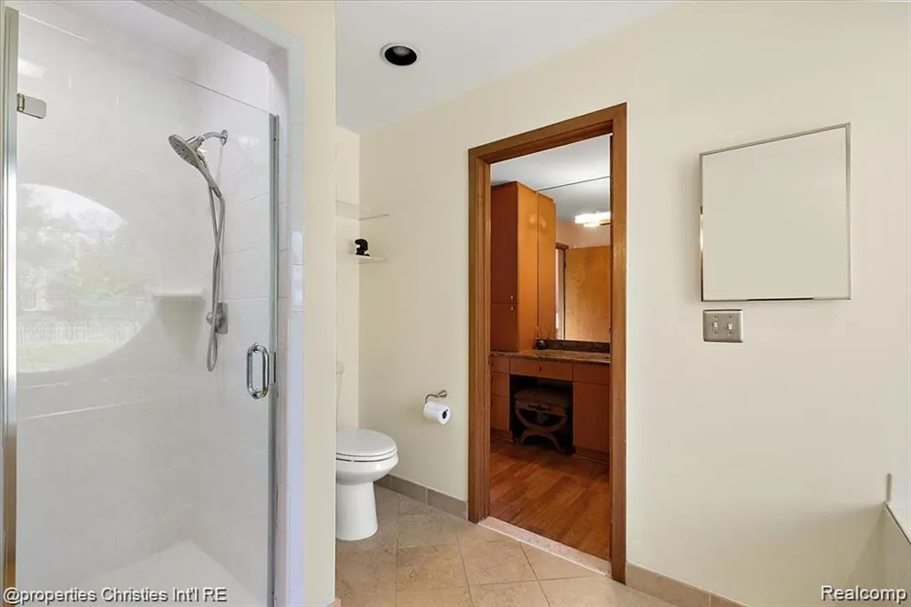 4566 Walden Drive Bloomfield Hills City, MI 48301