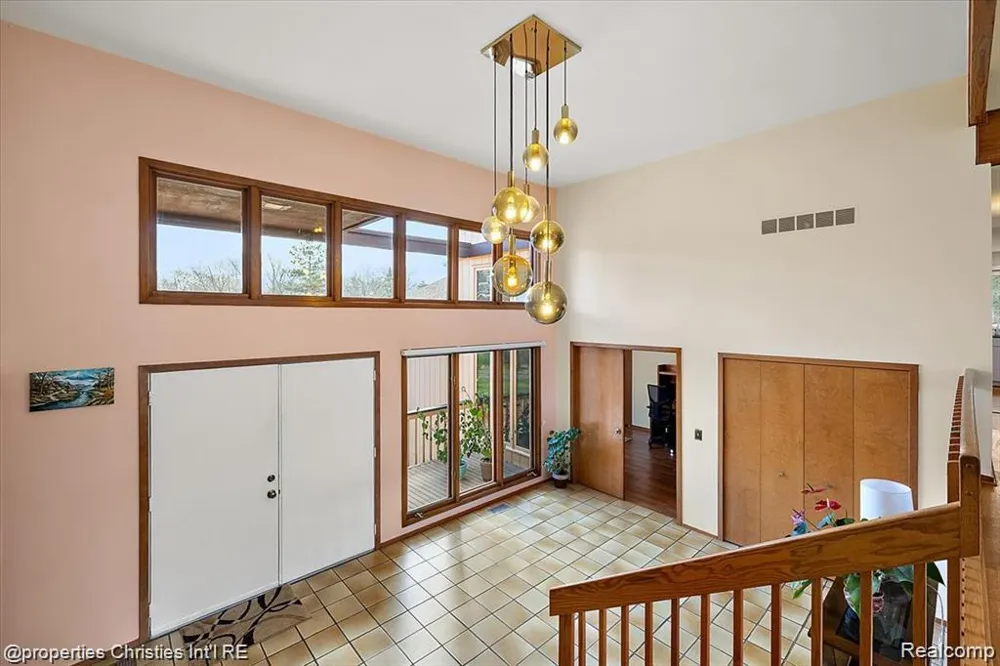 4566 Walden Drive Bloomfield Hills City, MI 48301