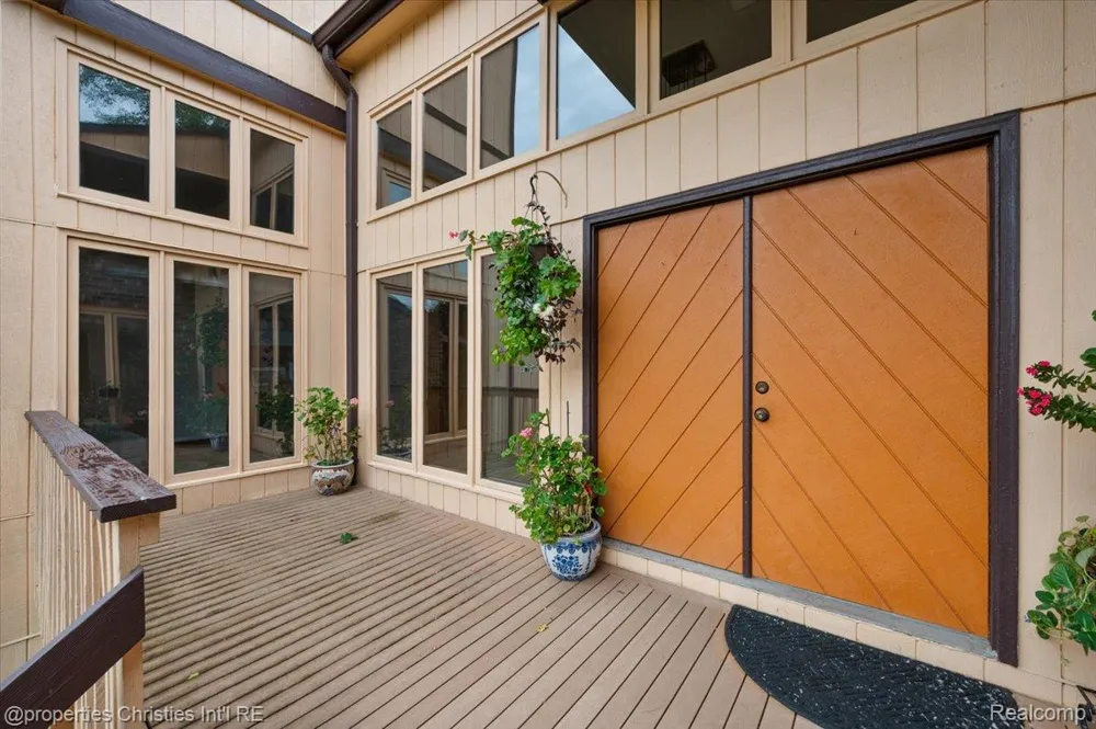 4566 Walden Drive Bloomfield Hills City, MI 48301