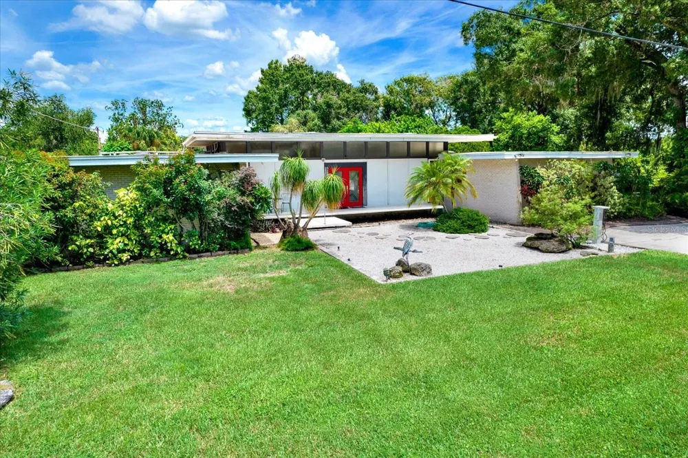 5708 PURITAN ROAD Tampa, FL 33617