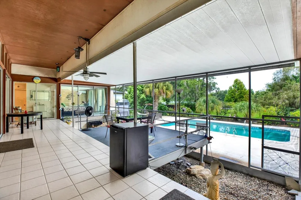 5708 PURITAN ROAD Tampa, FL 33617