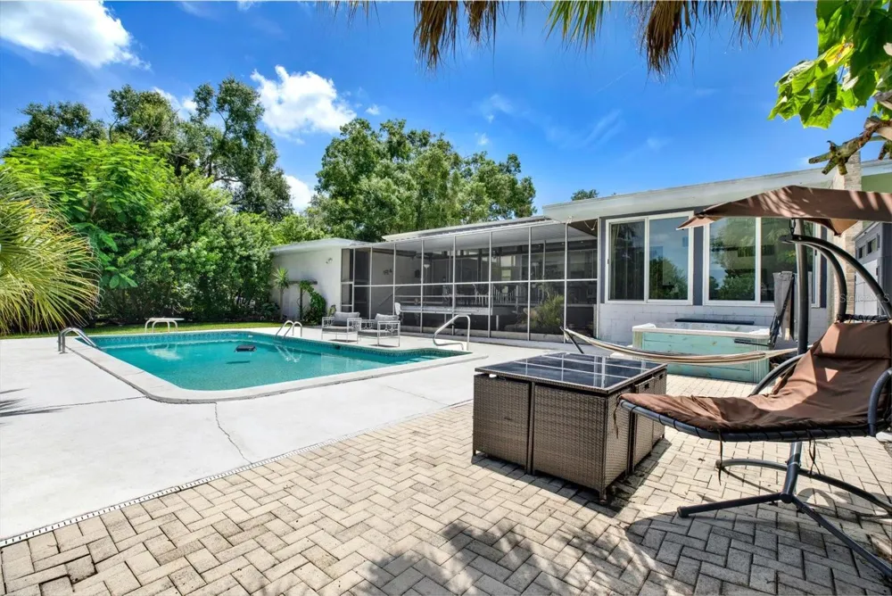 5708 PURITAN ROAD Tampa, FL 33617