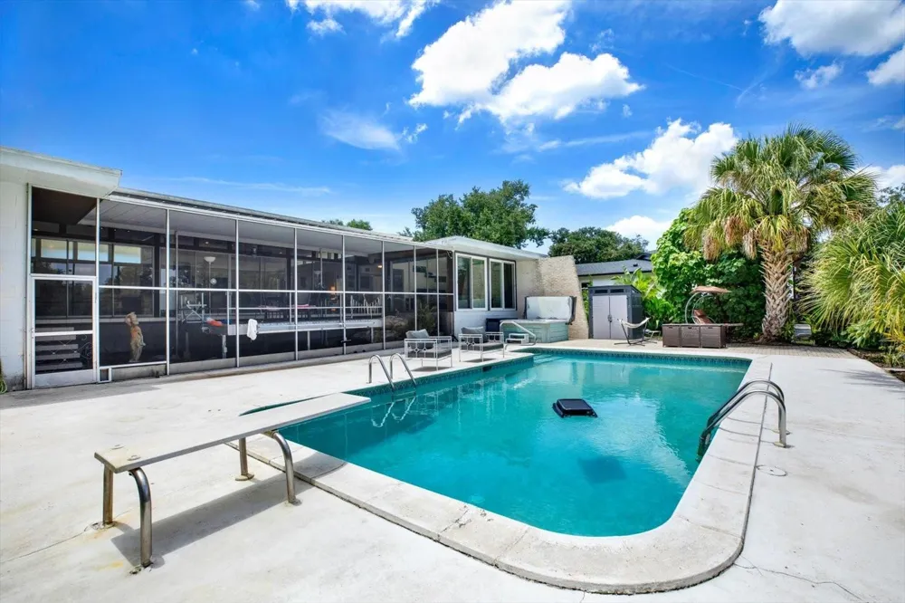 5708 PURITAN ROAD Tampa, FL 33617