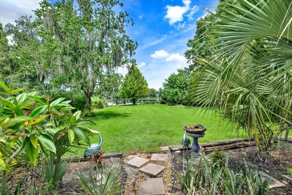 5708 PURITAN ROAD Tampa, FL 33617