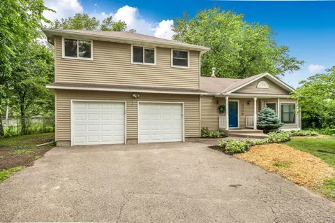 10206 Lakeview Drive W