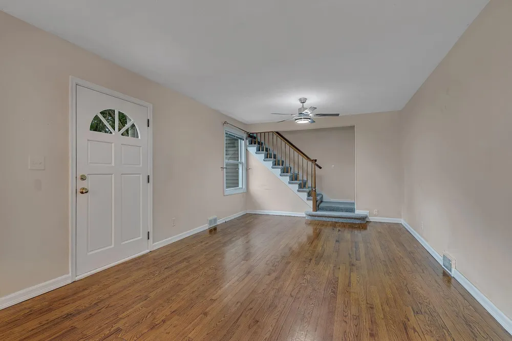 10206 Lakeview Drive W Minnetonka, MN 55305