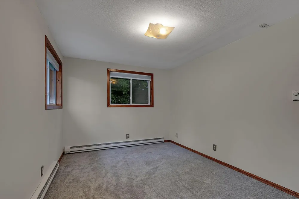 10206 Lakeview Drive W Minnetonka, MN 55305