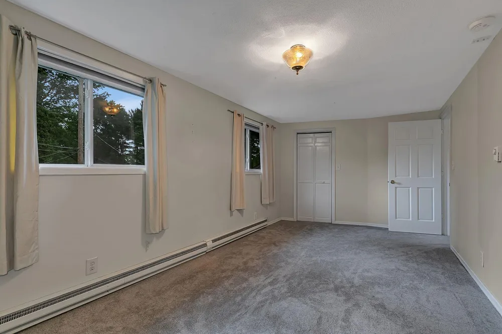 10206 Lakeview Drive W Minnetonka, MN 55305