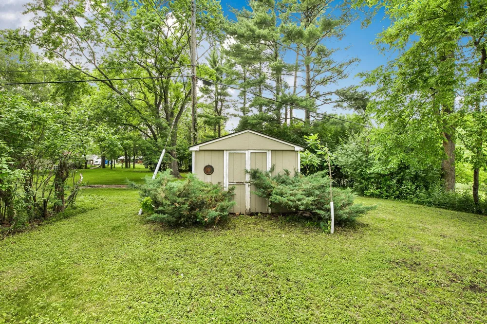10206 Lakeview Drive W Minnetonka, MN 55305