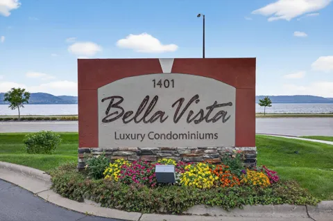 1401 Lakeshore Drive #206
