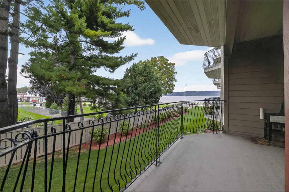 1401 Lakeshore Drive #206 Lake City, MN 55041