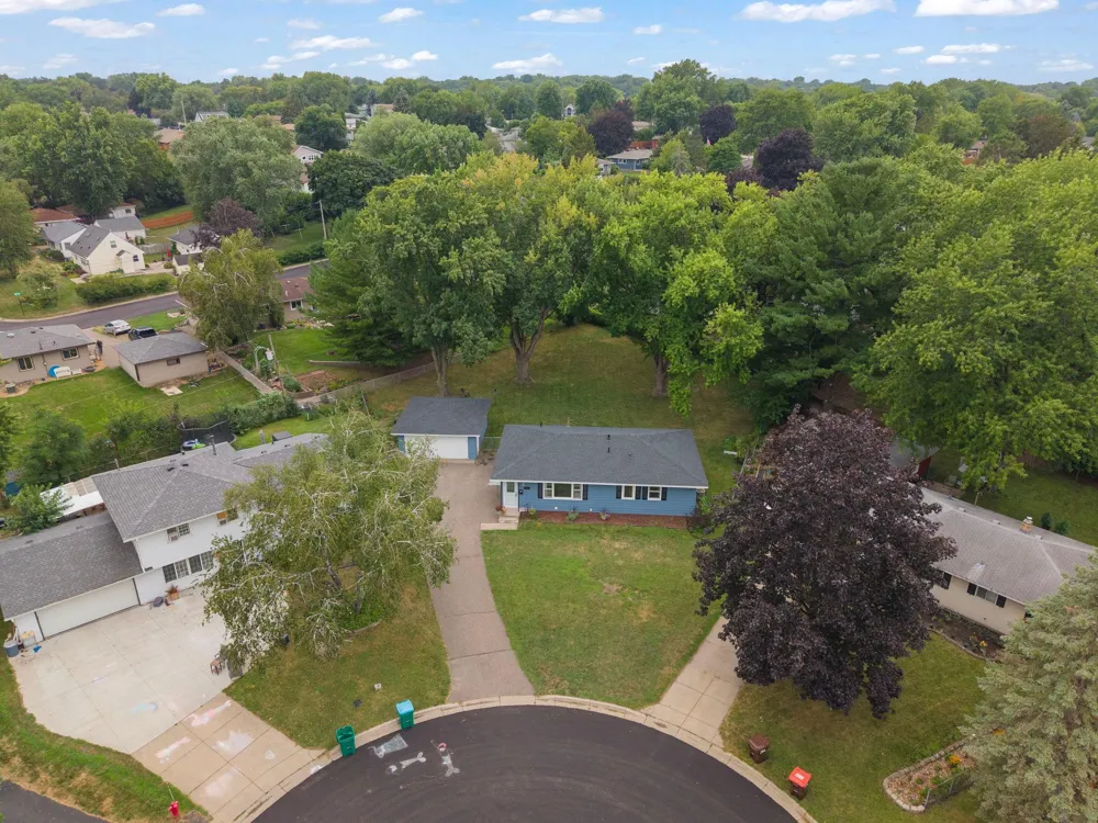 3274 68th Court E Inver Grove Heights, MN 55076