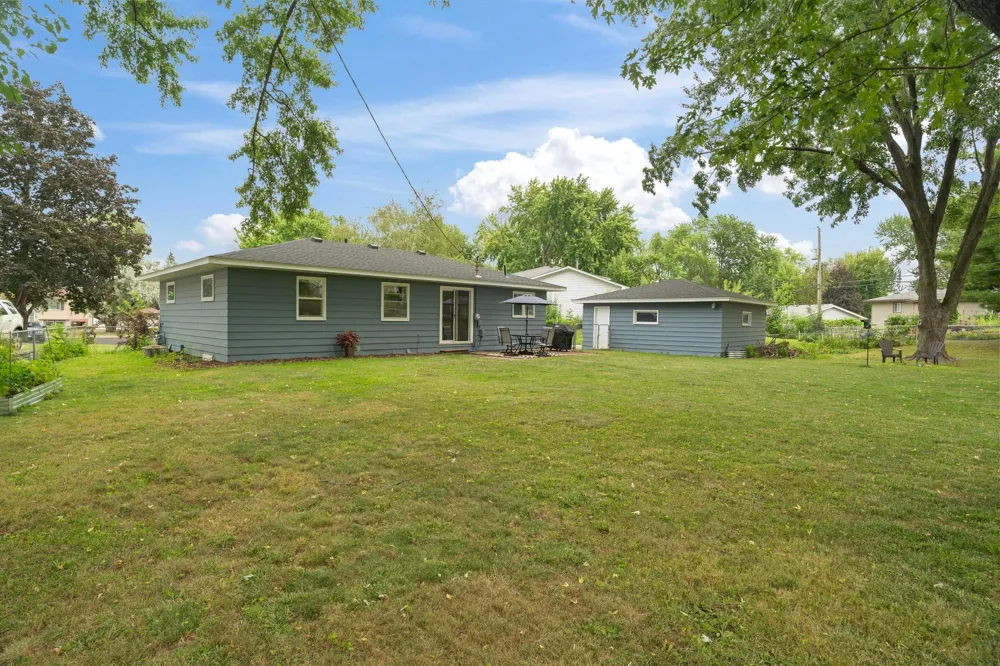 3274 68th Court E Inver Grove Heights, MN 55076