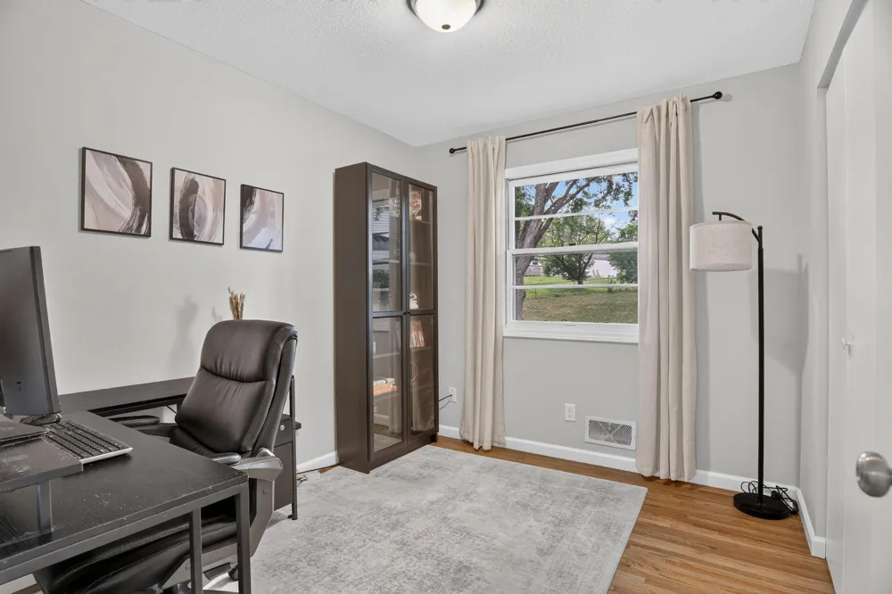 3274 68th Court E Inver Grove Heights, MN 55076