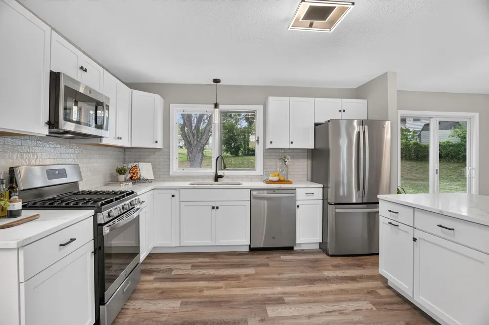 3274 68th Court E Inver Grove Heights, MN 55076