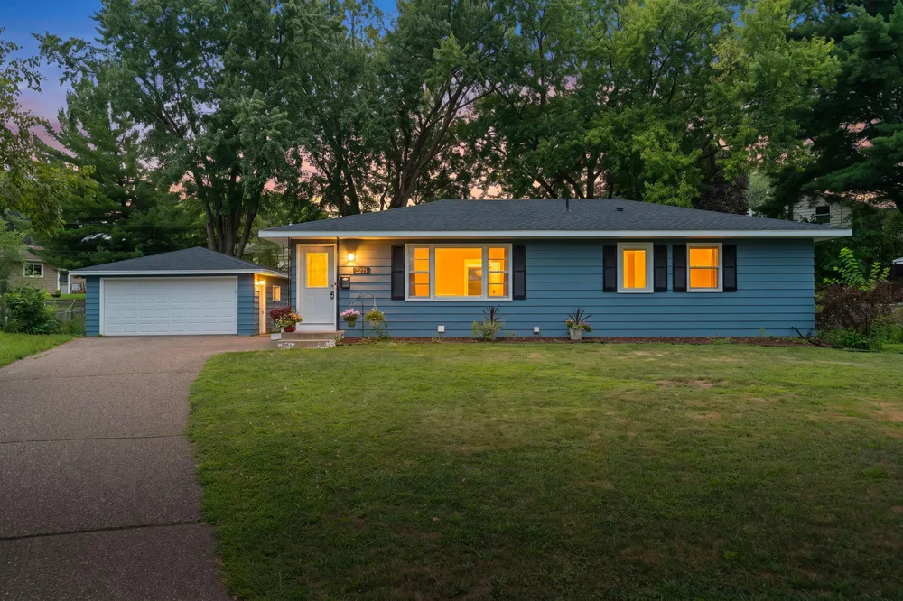 3274 68th Court E Inver Grove Heights, MN 55076