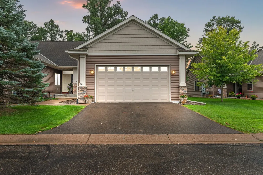5845 Oakgreen Court Stillwater, MN 55082