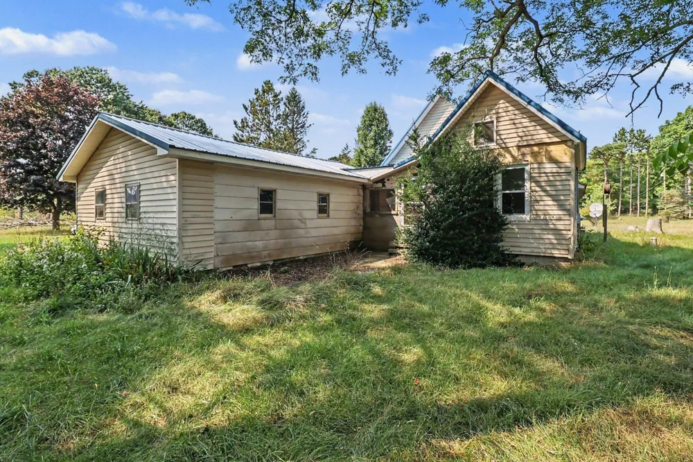 3601 Sass Road Manistee, MI 49660