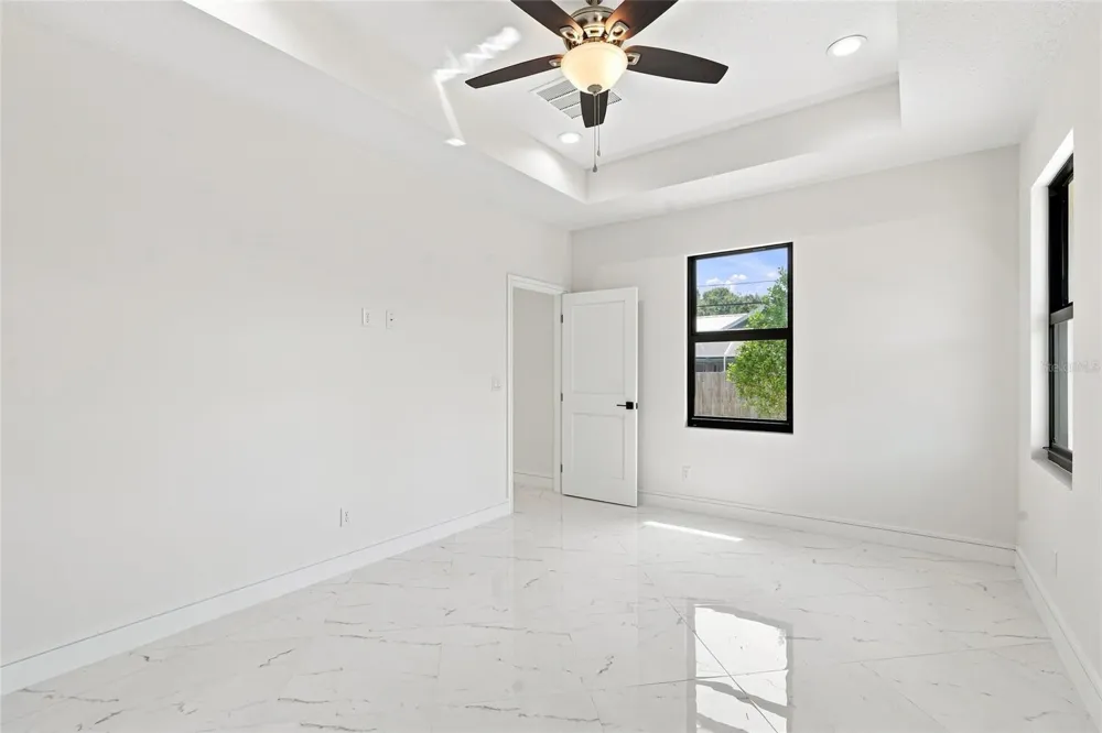 2356 30TH AVENUE SW Vero Beach, FL 32968