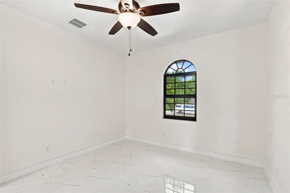 2356 30TH AVENUE SW Vero Beach, FL 32968