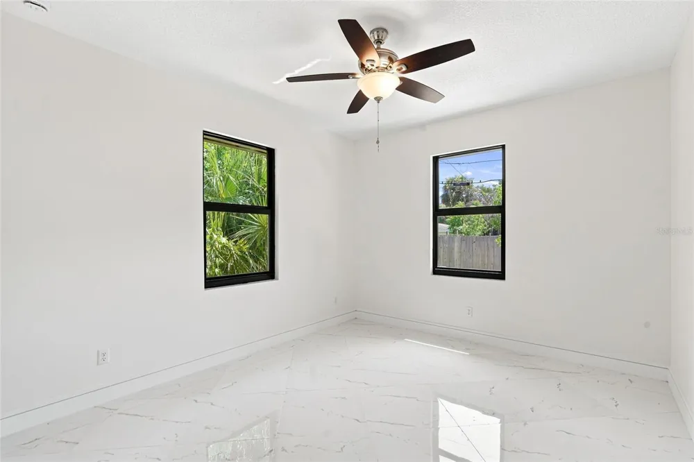2356 30TH AVENUE SW Vero Beach, FL 32968