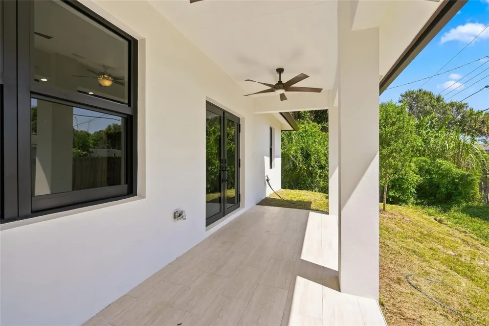 2356 30TH AVENUE SW Vero Beach, FL 32968