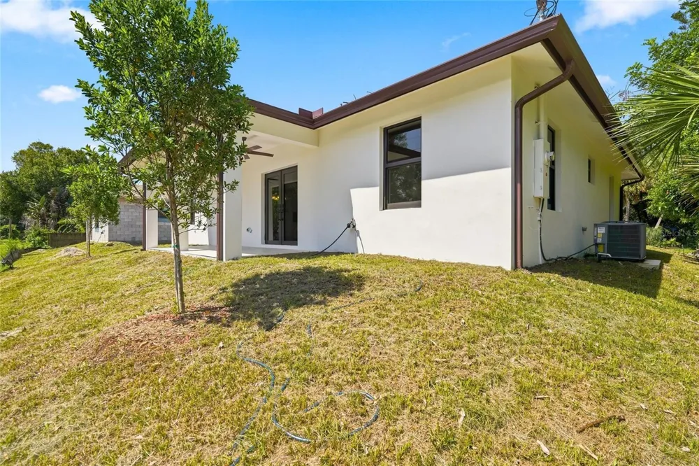 2356 30TH AVENUE SW Vero Beach, FL 32968
