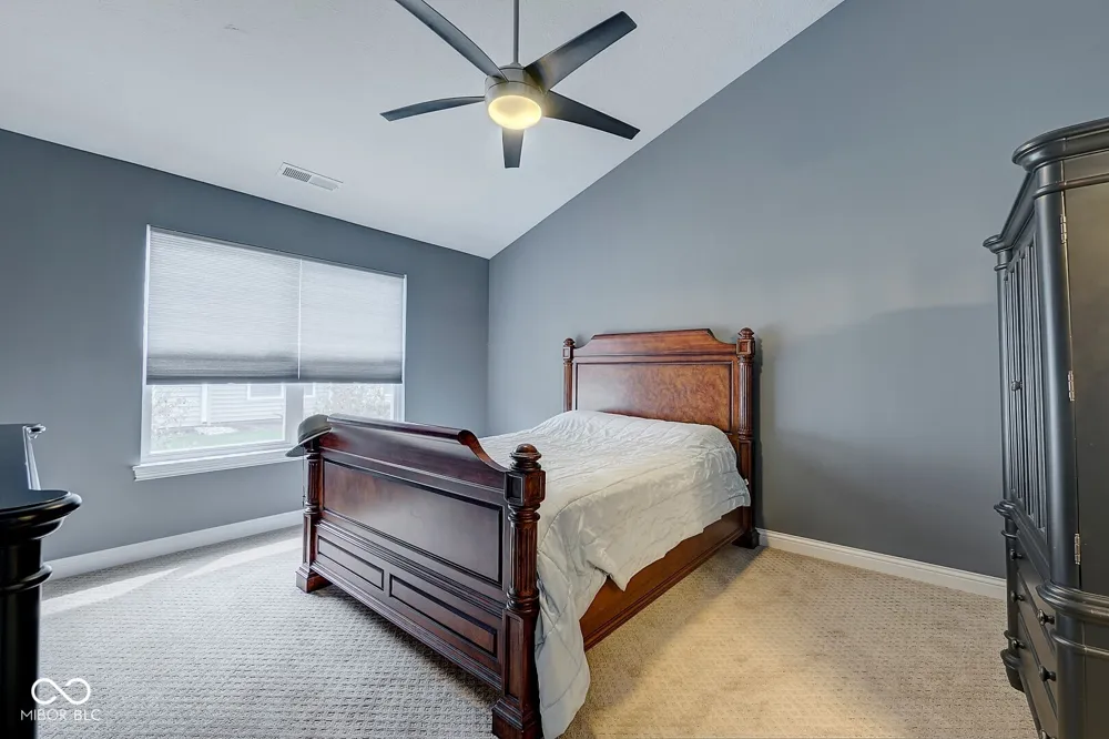 9732 Highpoint Ridge #101 Fishers, IN 46037