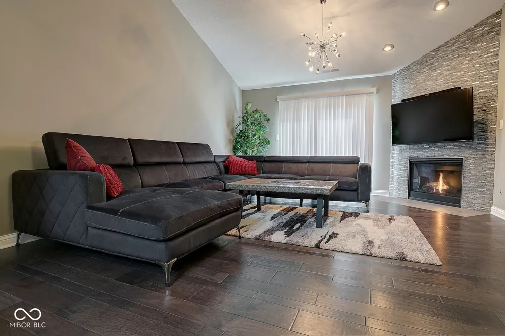 9732 Highpoint Ridge #101 Fishers, IN 46037
