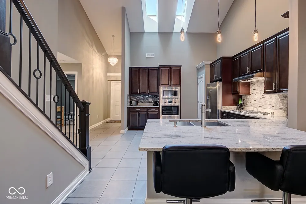 9732 Highpoint Ridge #101 Fishers, IN 46037