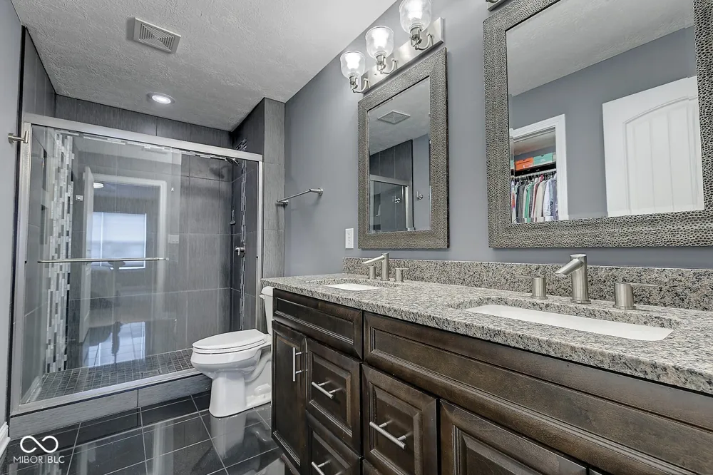 9732 Highpoint Ridge #101 Fishers, IN 46037