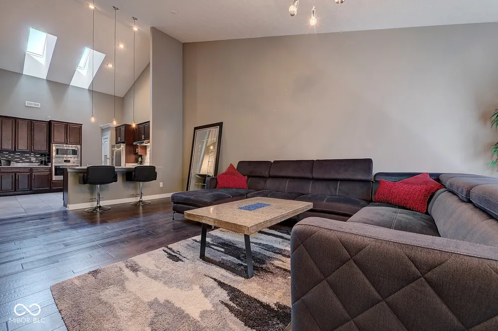 9732 Highpoint Ridge #101 Fishers, IN 46037