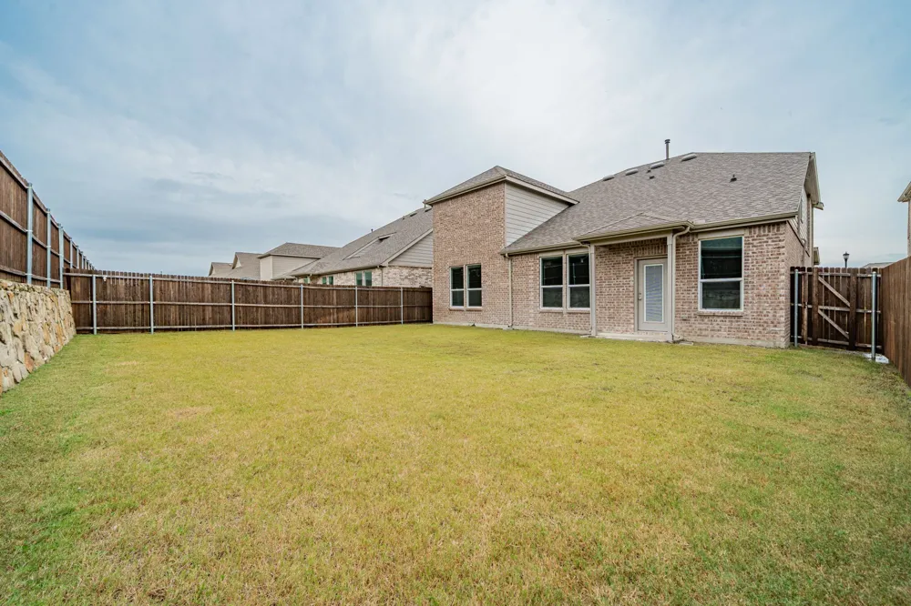427 Holt Lane Fate, TX 75087