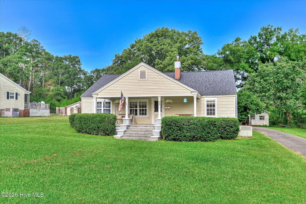 208 West Terrace Street Edgefield, SC 29824