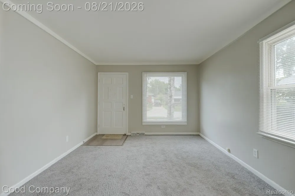 27699 Brettonwoods Street Madison Heights City, MI 48071