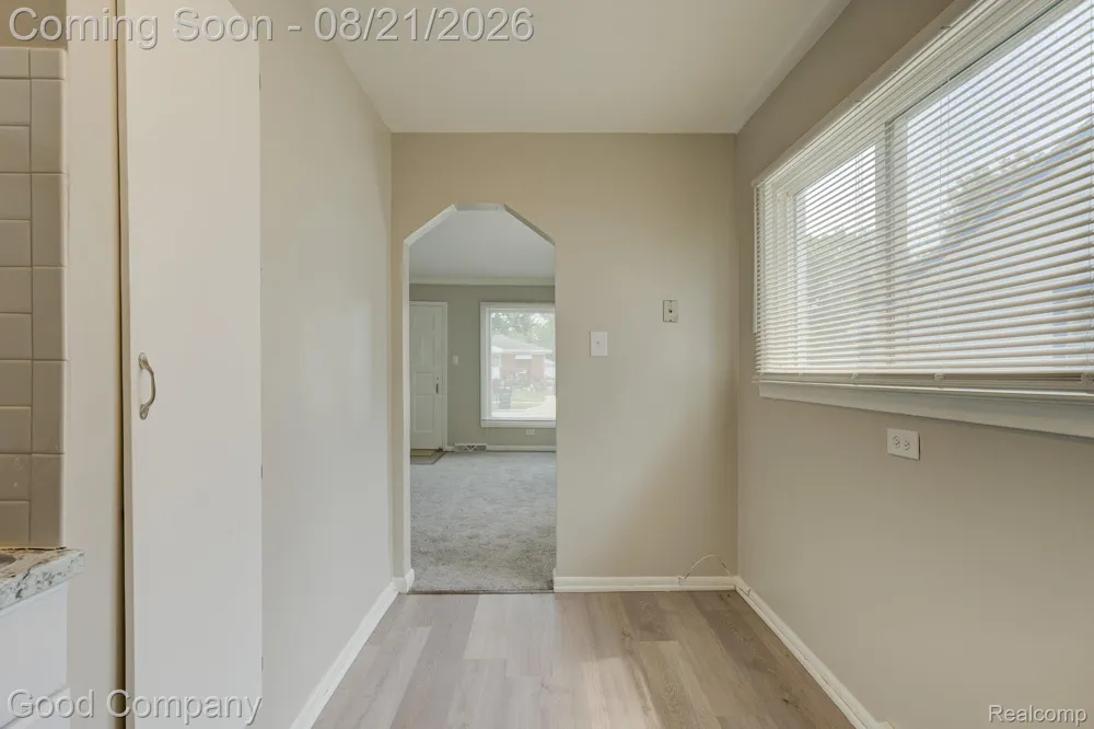 27699 Brettonwoods Street Madison Heights City, MI 48071