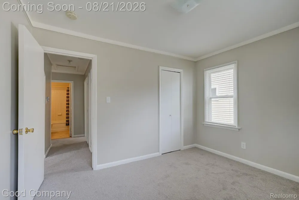 27699 Brettonwoods Street Madison Heights City, MI 48071