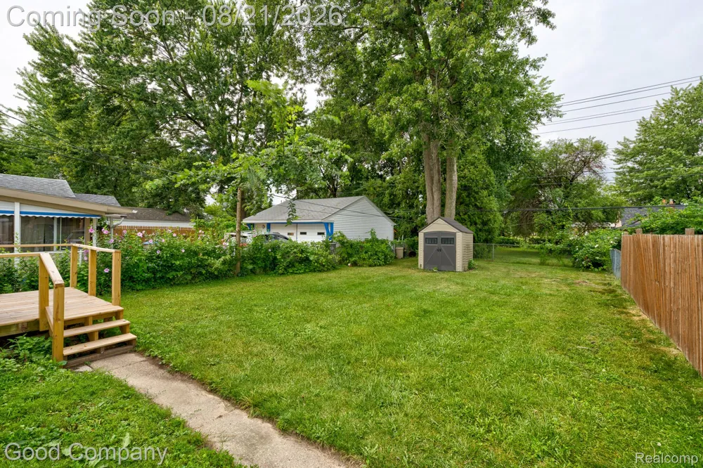 27699 Brettonwoods Street Madison Heights City, MI 48071