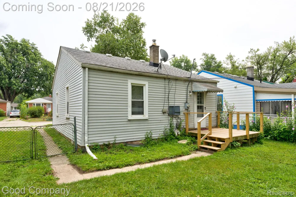 27699 Brettonwoods Street Madison Heights City, MI 48071