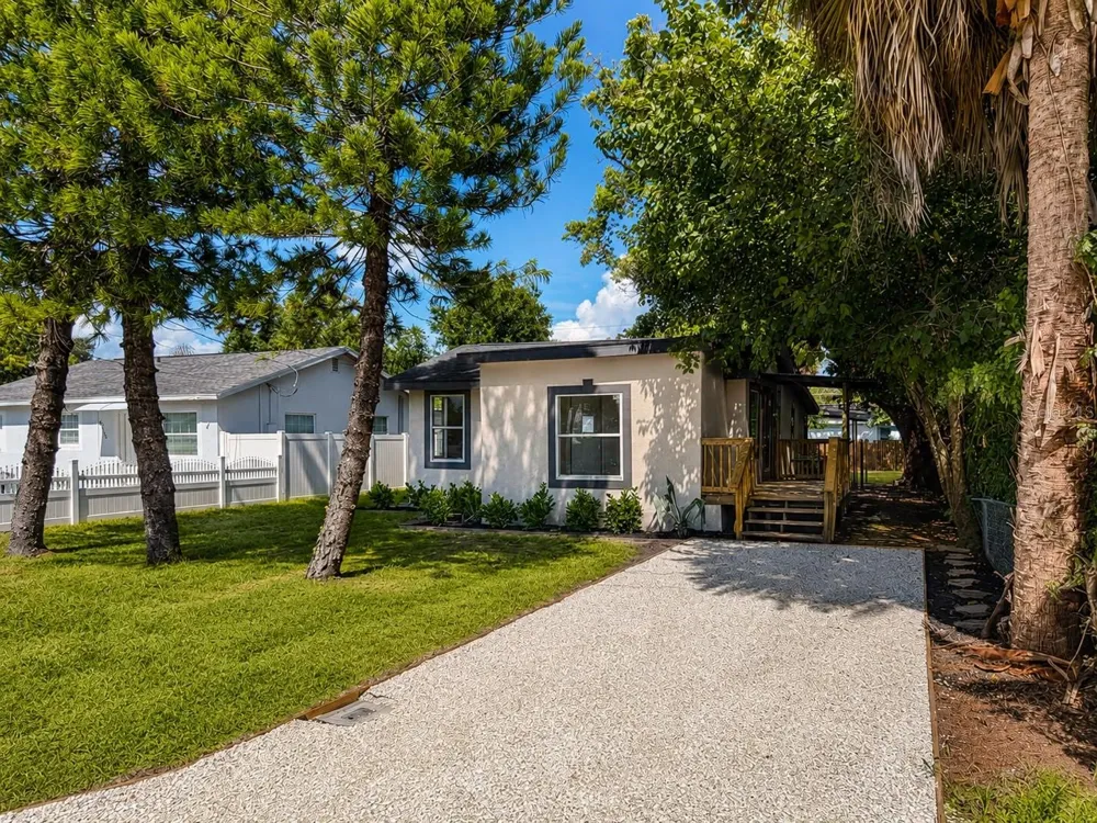 8713 EDISON AVENUE Tampa, FL 33604
