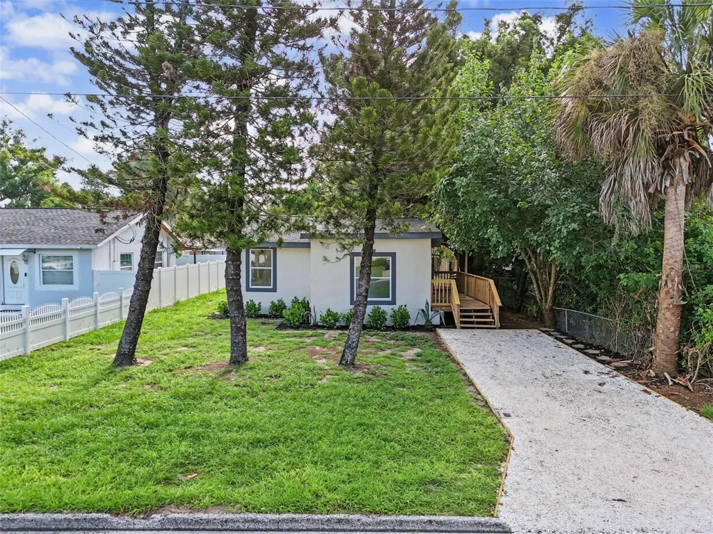 8713 EDISON AVENUE Tampa, FL 33604