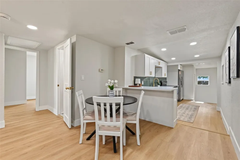 8713 EDISON AVENUE Tampa, FL 33604