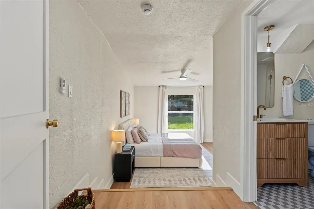 8713 EDISON AVENUE Tampa, FL 33604