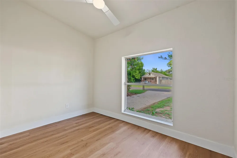 8713 EDISON AVENUE Tampa, FL 33604