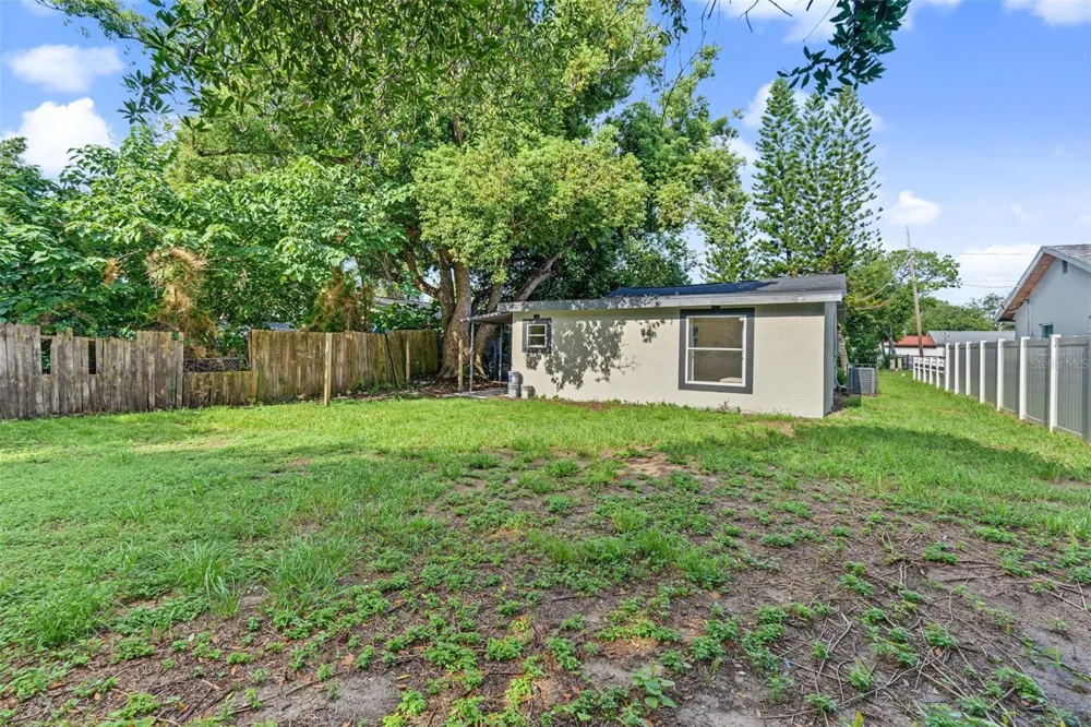 8713 EDISON AVENUE Tampa, FL 33604